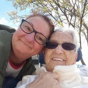 Meet your Posher, Denise